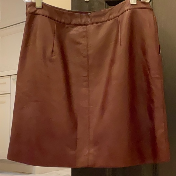 Top Shop maroon skirt - Picture 2 of 3